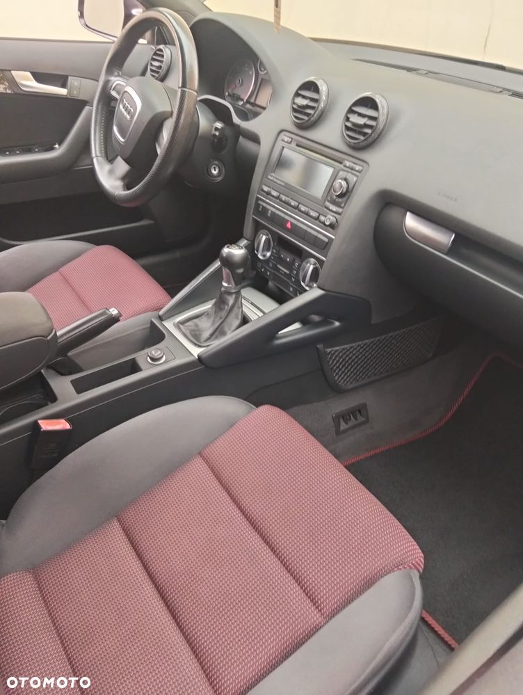 Audi A3 Sportback 2.0 TDI DPF Ambiente - 21