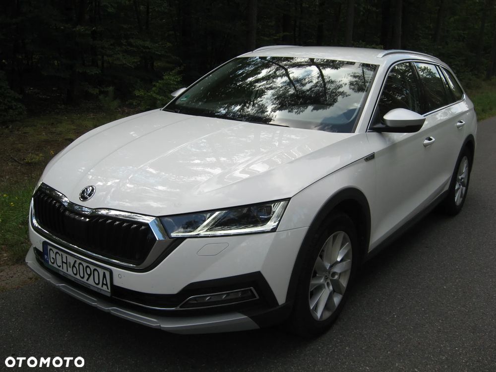Skoda Octavia 2.0 TDI 4x4 Scout DSG - 4