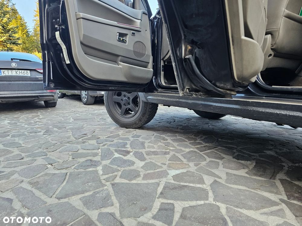 Jeep Grand Cherokee - 32