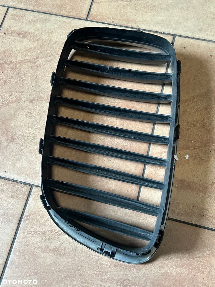 ATRAPA GRILL NERKA BMW F07 PRAWA - 2