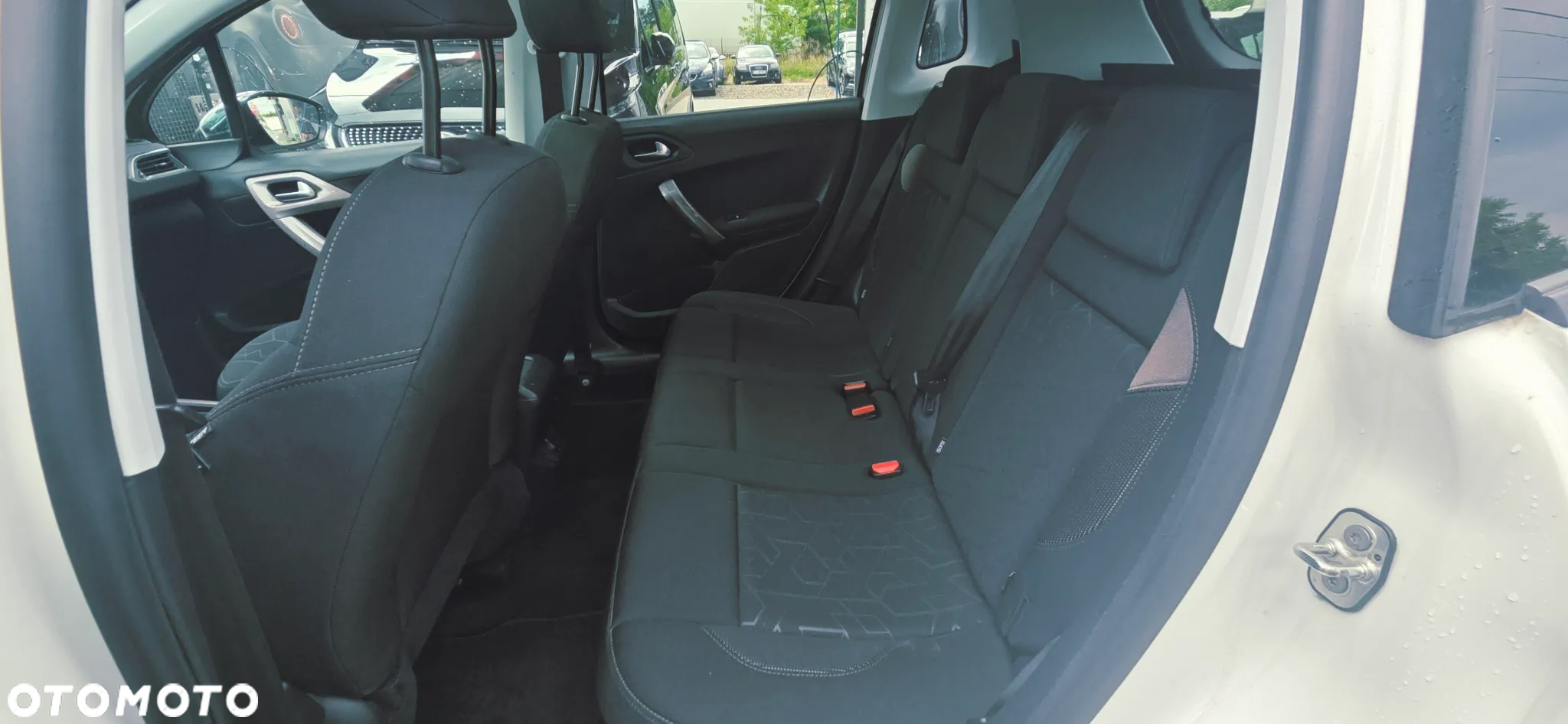 Peugeot 2008 PureTech 82 Allure - 33