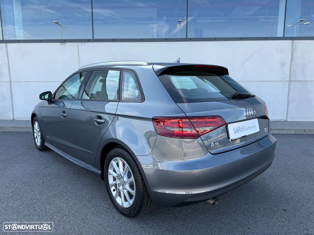 Audi A3 Sportback 1.6 TDI Advance Ultra — fotografia 4