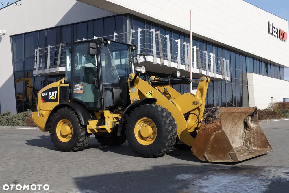 Caterpillar CAT 906M - 2