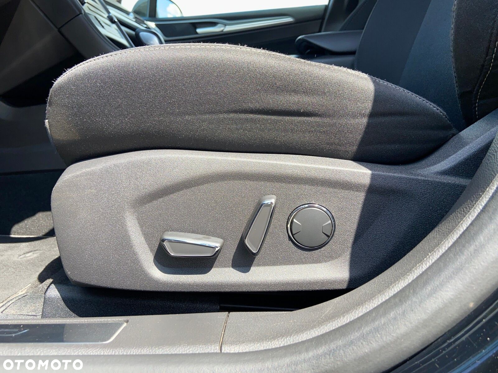 Ford Mondeo 2.0 TDCi Titanium PowerShift - 27