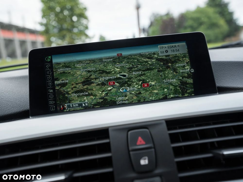 BMW Seria 3 318d Luxury Line - 34