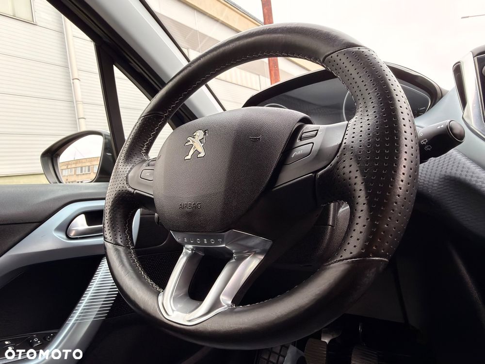 Peugeot 208 1.2 PureTech Allure - 19