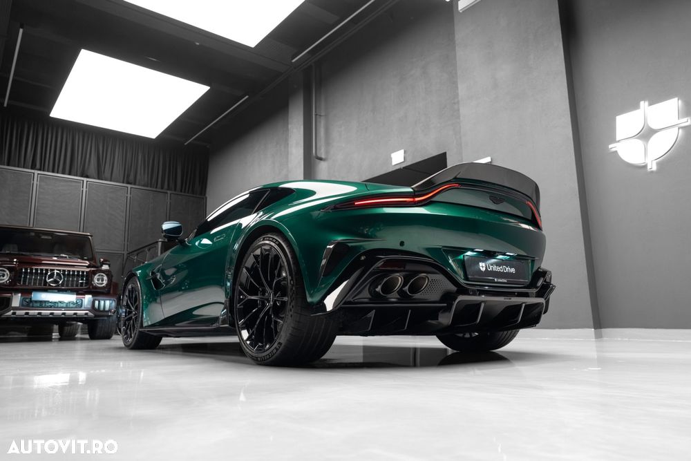 Aston Martin V8 Vantage - 38