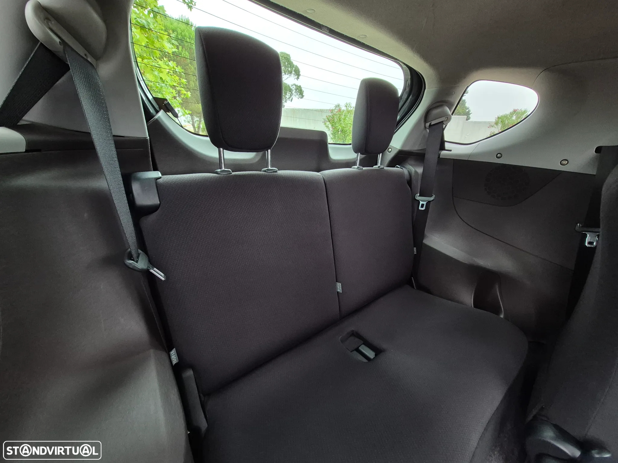 Toyota iQ 1.4 D-4D - 15
