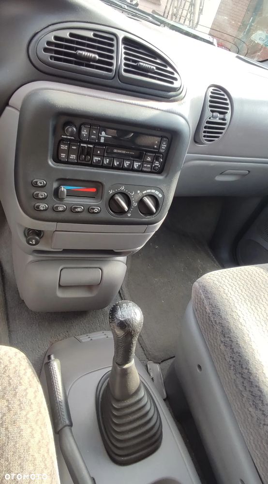 Chrysler Voyager - 20