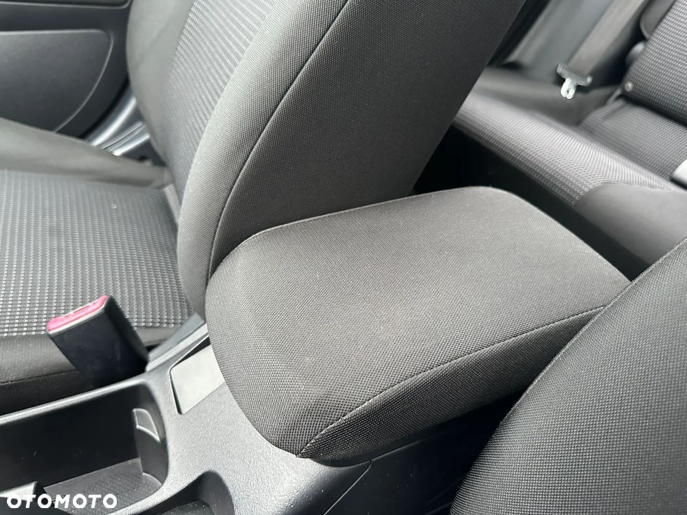 Mitsubishi Lancer 1.5 Inform - 16