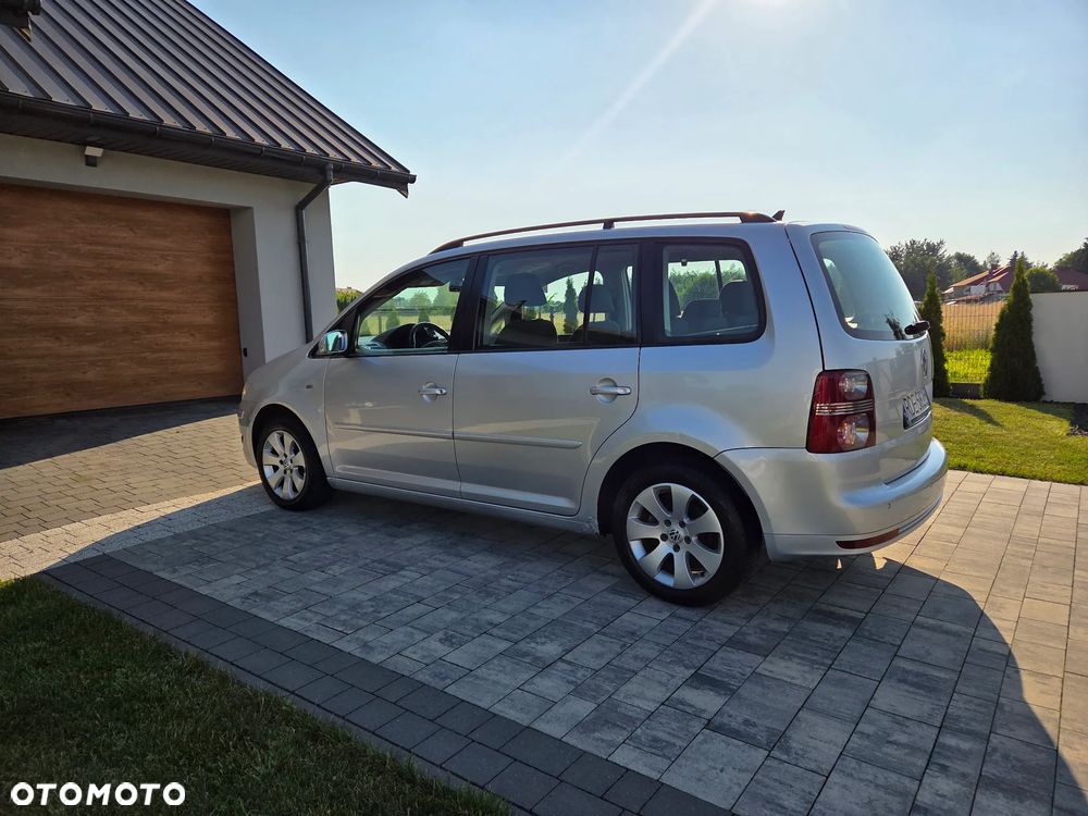 Volkswagen Touran 2.0 TDI Q-Line - 5