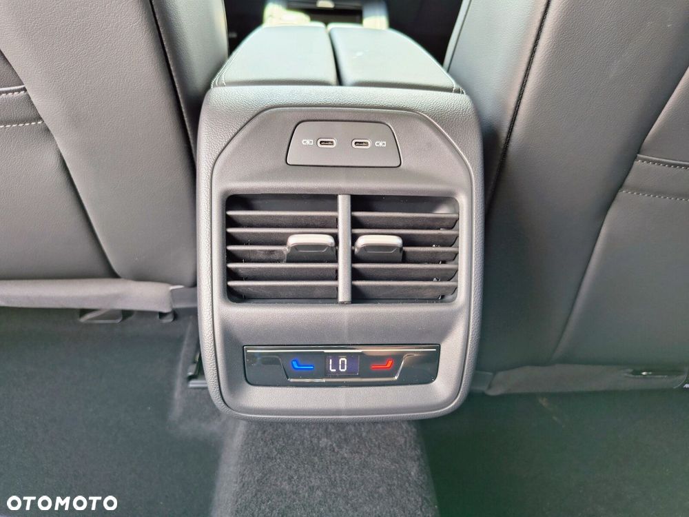 Volkswagen Passat - 24