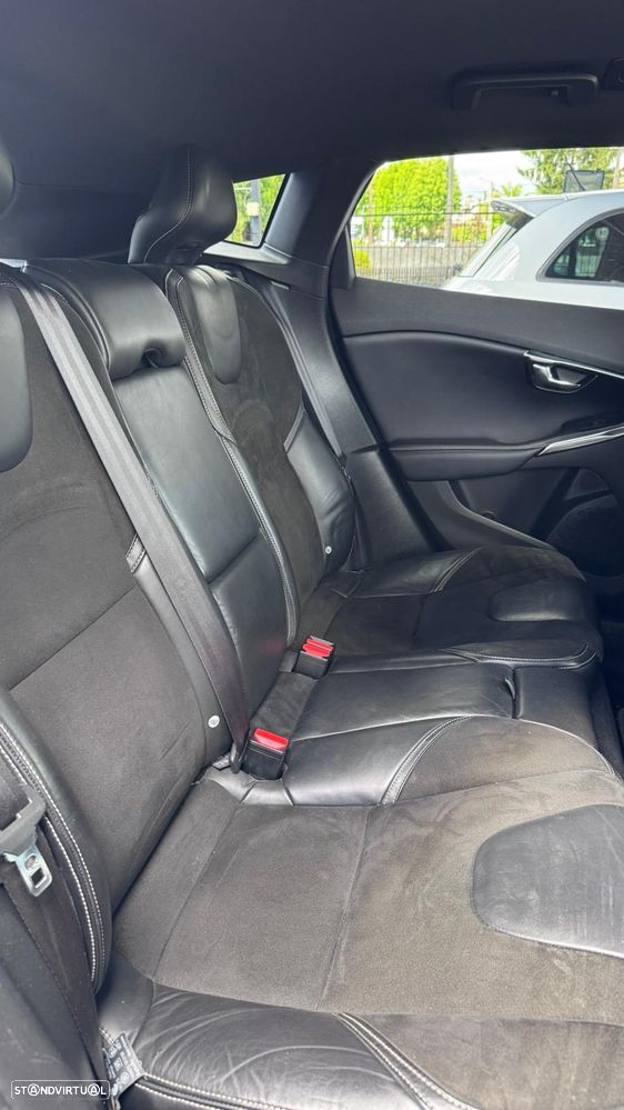 Volvo V40 D2 R Design - 4