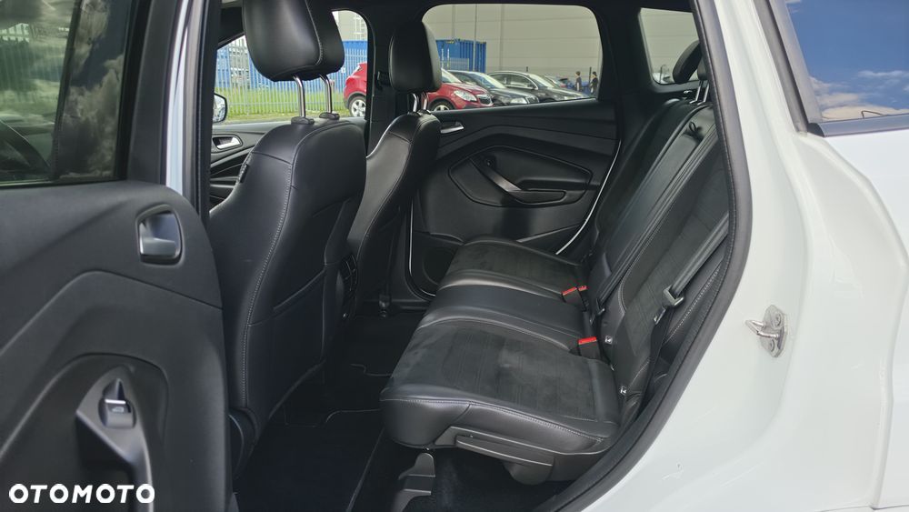 Ford Kuga 1.5 EcoBoost 2x4 ST-Line - 19