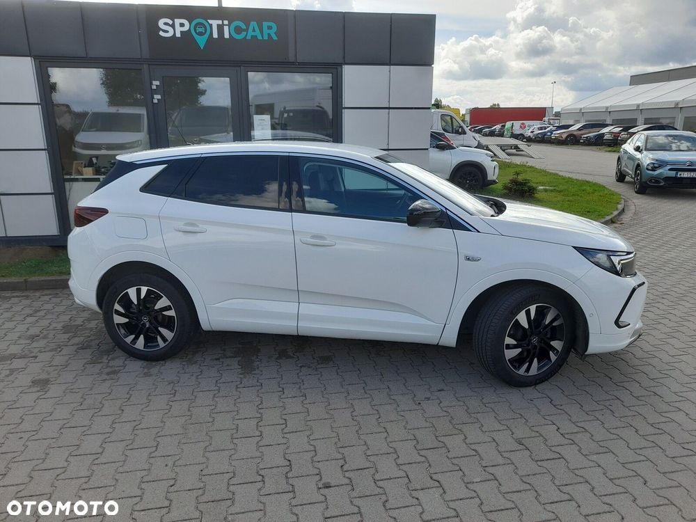 Opel Grandland 1.2 T Business Elegance S&S - 4