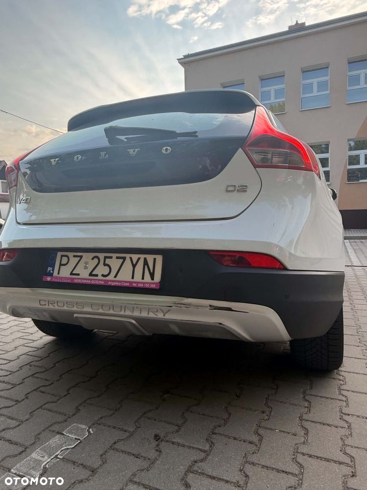 Volvo V40 Cross Country - 8