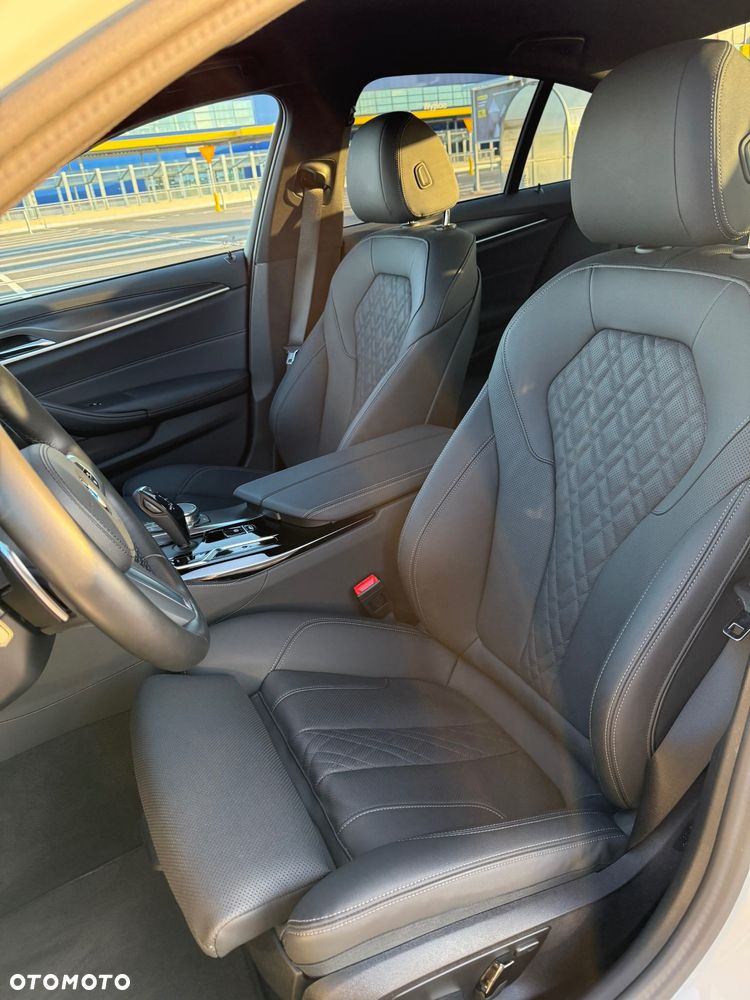 BMW Seria 5 540i xDrive mHEV M Sport sport - 16