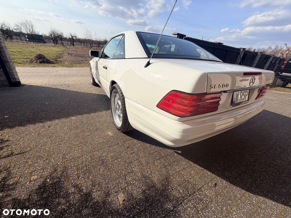 Mercedes-Benz SL - 25