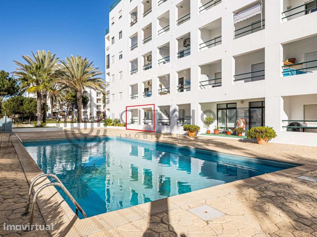 Apartamento T2 com vista mar e estacionamento em Quarteira - Grande imagem: 2/28