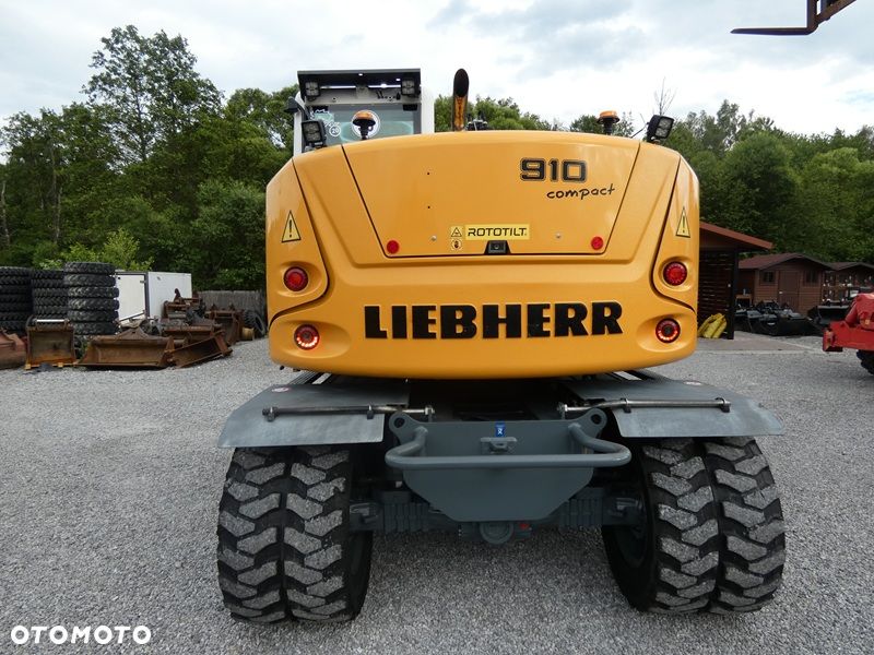 Liebherr A910 Compact ze Szwecji / ROTOTILT ZE SZCZYPCAMI / Super Stan / - 4