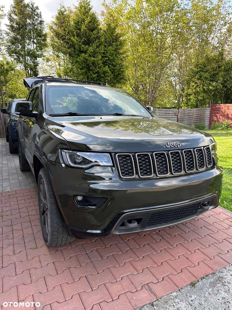 Jeep Grand Cherokee - 34
