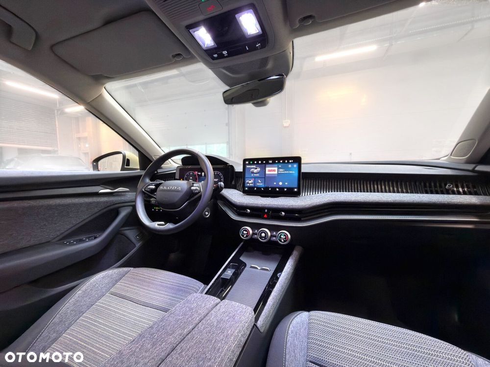 Skoda Superb 2.0 TDI SCR Selection DSG - 32