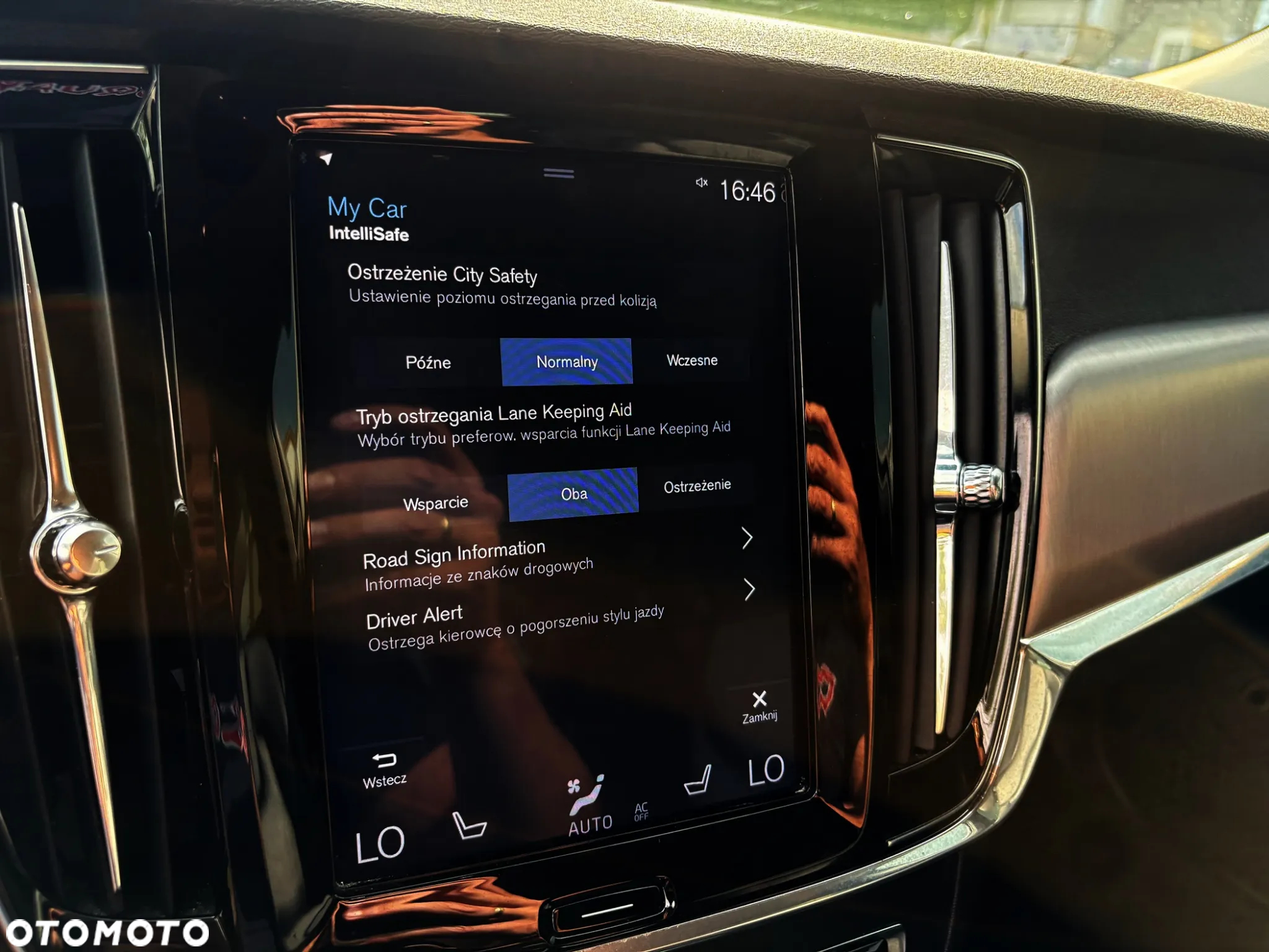 Volvo V90 D3 Momentum Pro - 31