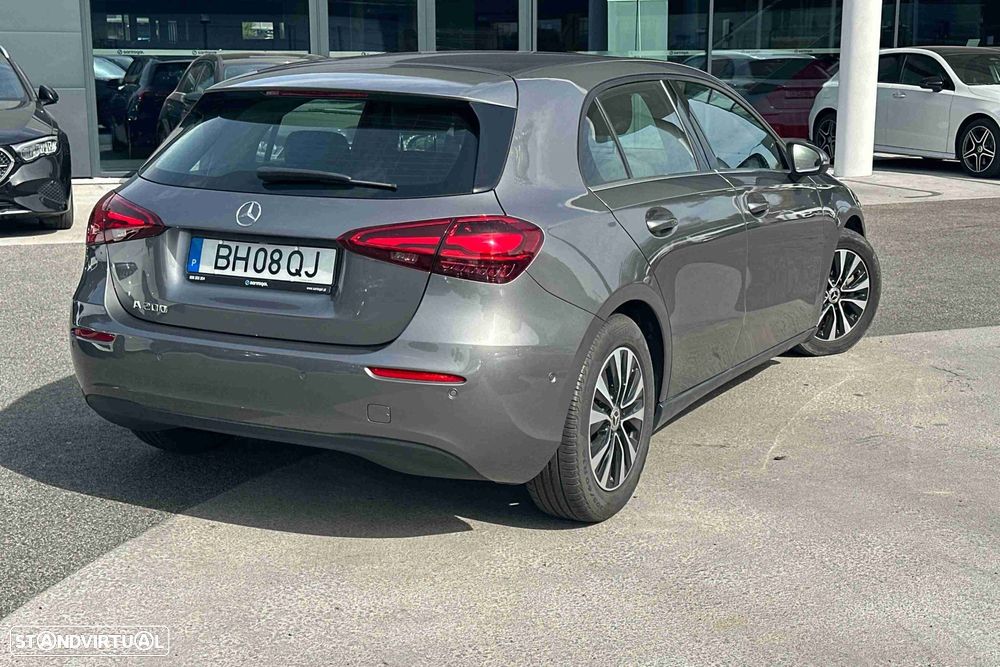 Mercedes-Benz A 200 Standard - 2