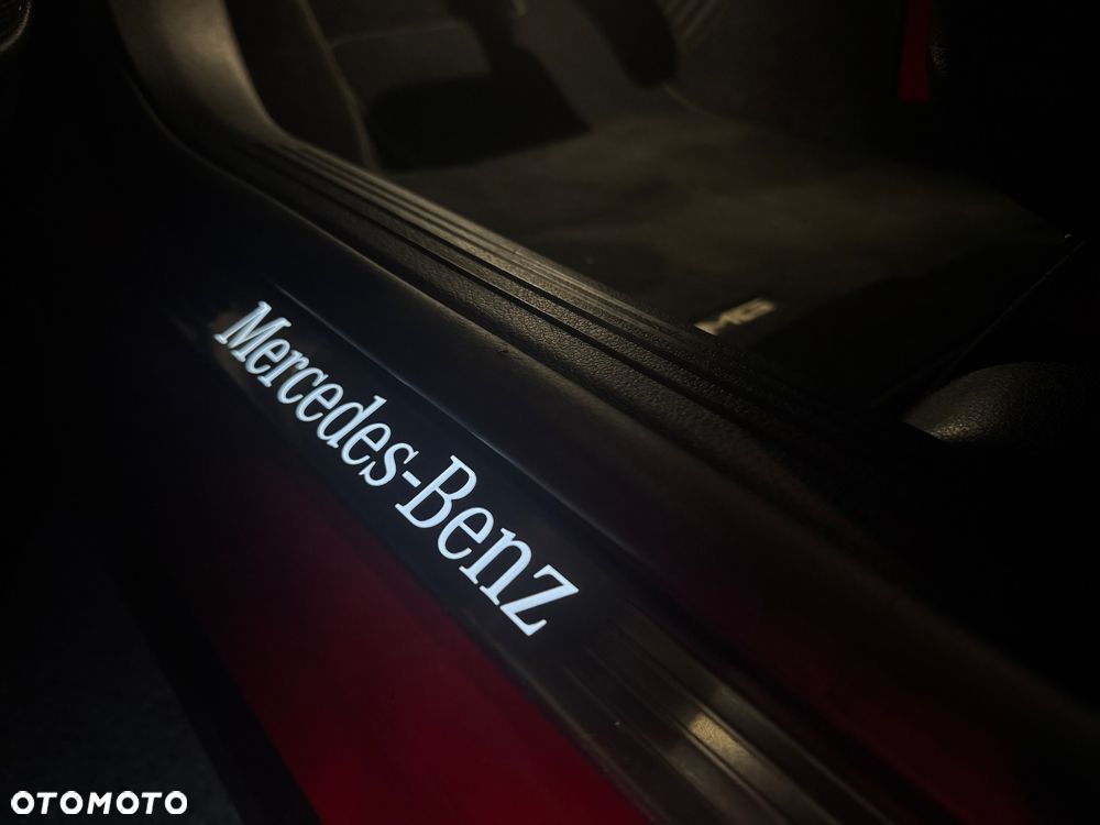 Mercedes-Benz GLA 250 4-Matic AMG Line - 13
