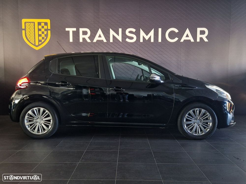 Peugeot 208 1.2 PureTech Signature - 4