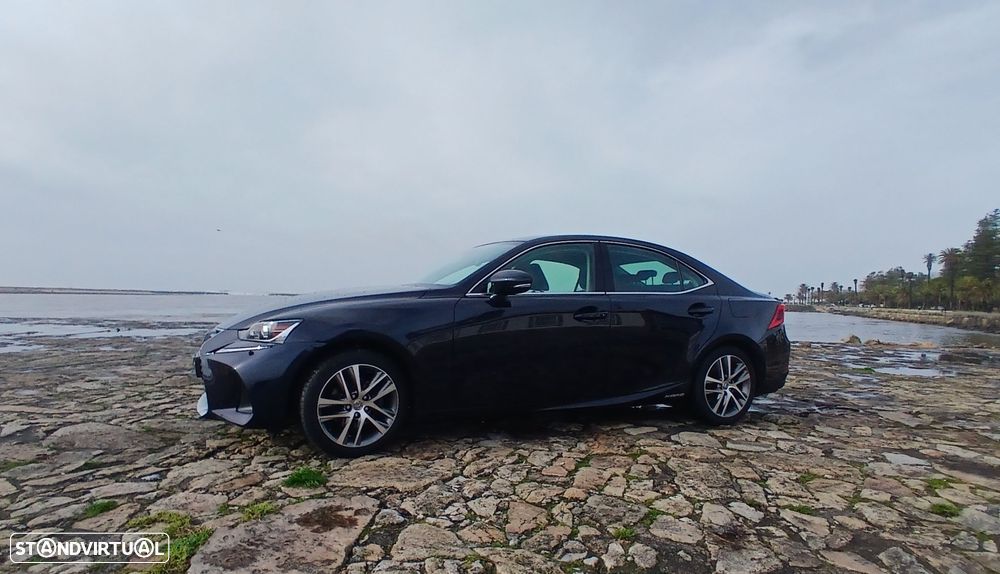 Lexus IS 300H Executive - 1