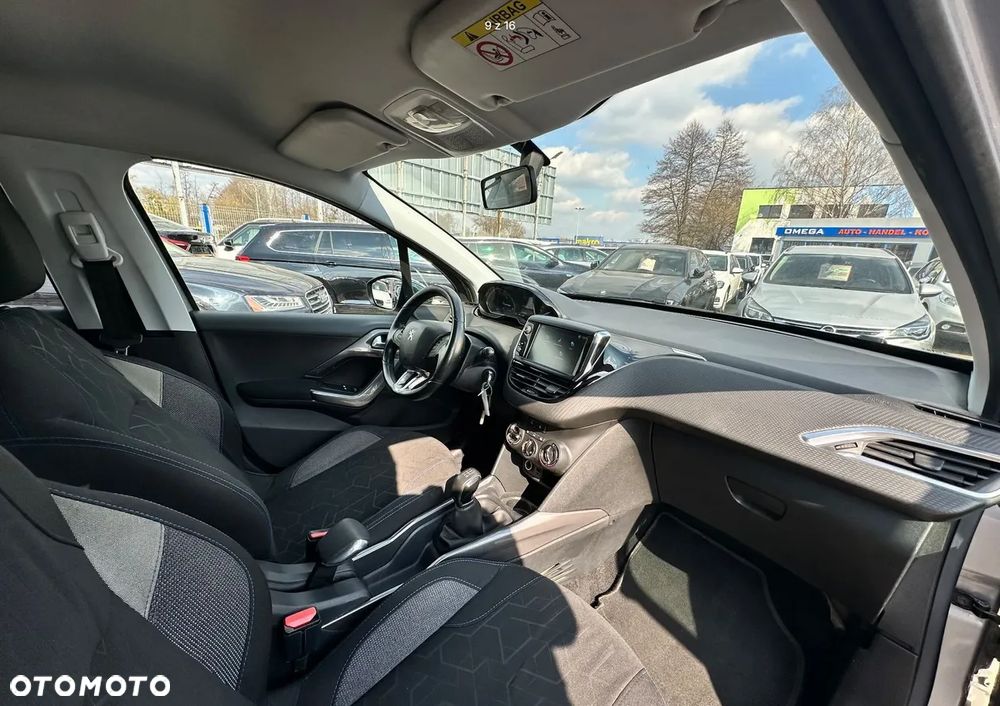 Peugeot 2008 1.2 Pure Tech Style - 9