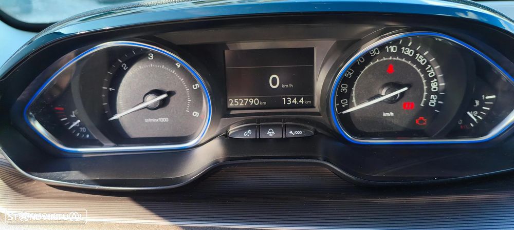 Peugeot 2008 e-HDi FAP 115 STOP & START Allure - 5