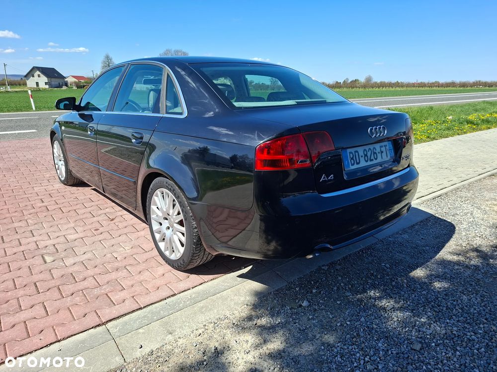 Audi A4 Limousine - 4