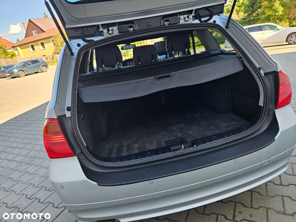BMW Seria 3 320d DPF - 11