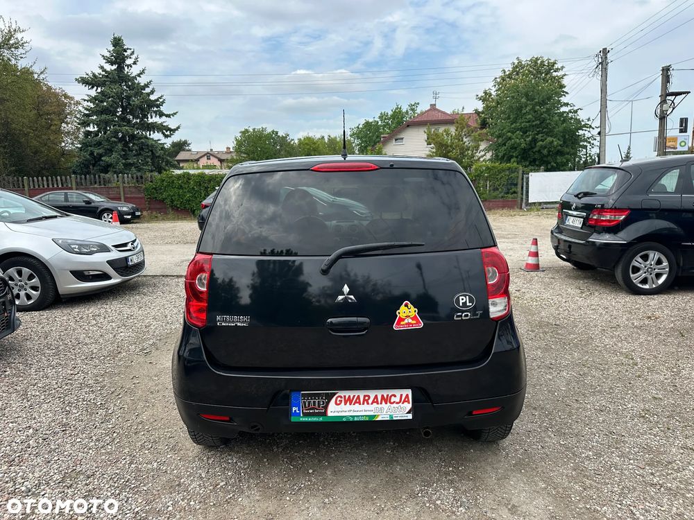Mitsubishi Colt - 8