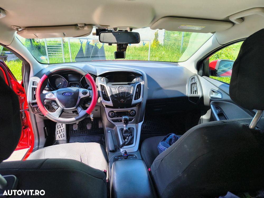 Ford Focus 1.6 TDCI ECOnetic 88g Start-Stopp-System Titanium - 8