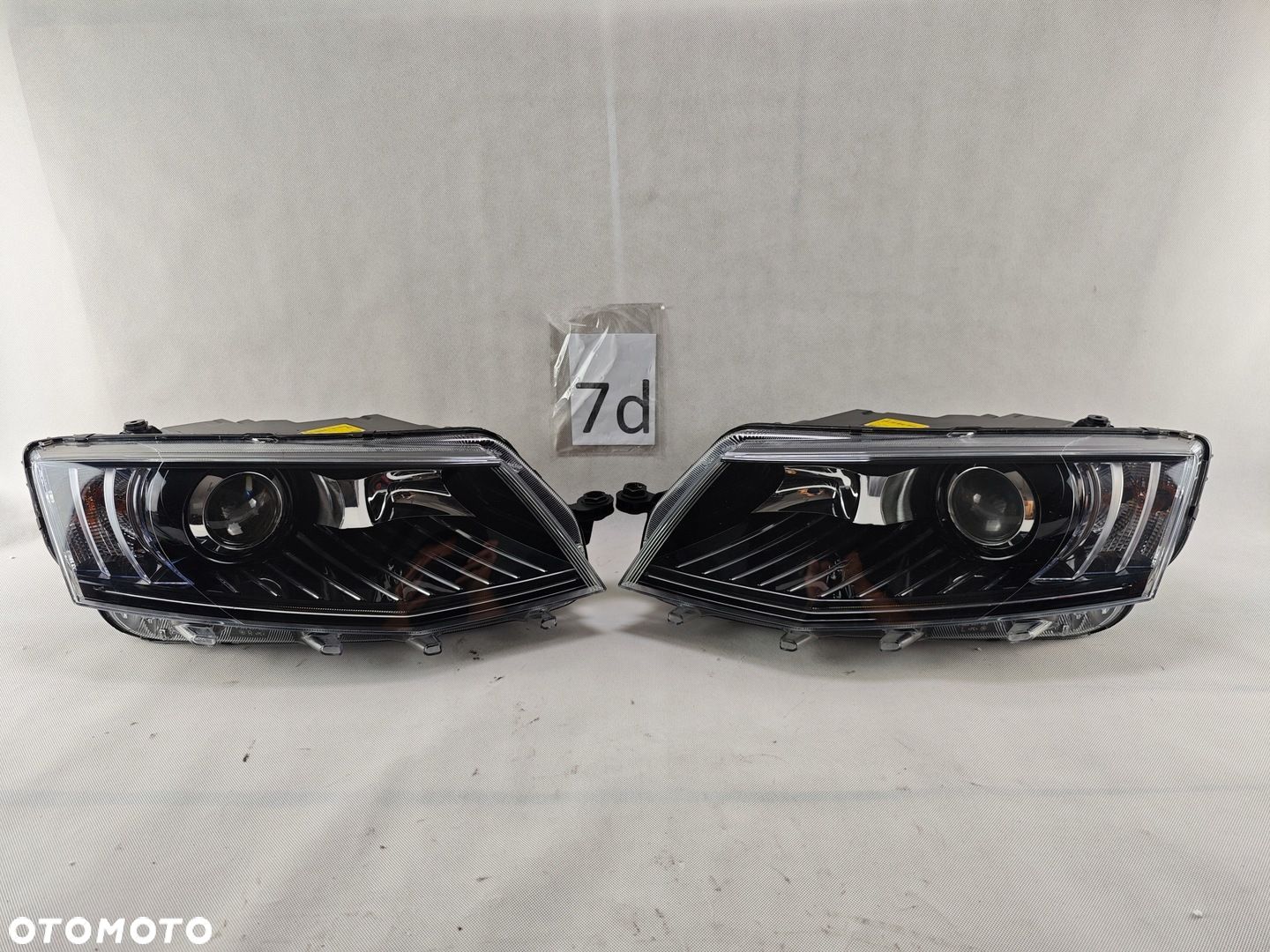 SKODA OCTAVIA III 5E1 XENON LEWY PRAWY SKRĘTNY LED LAMPA LEWA PRAWA - 1