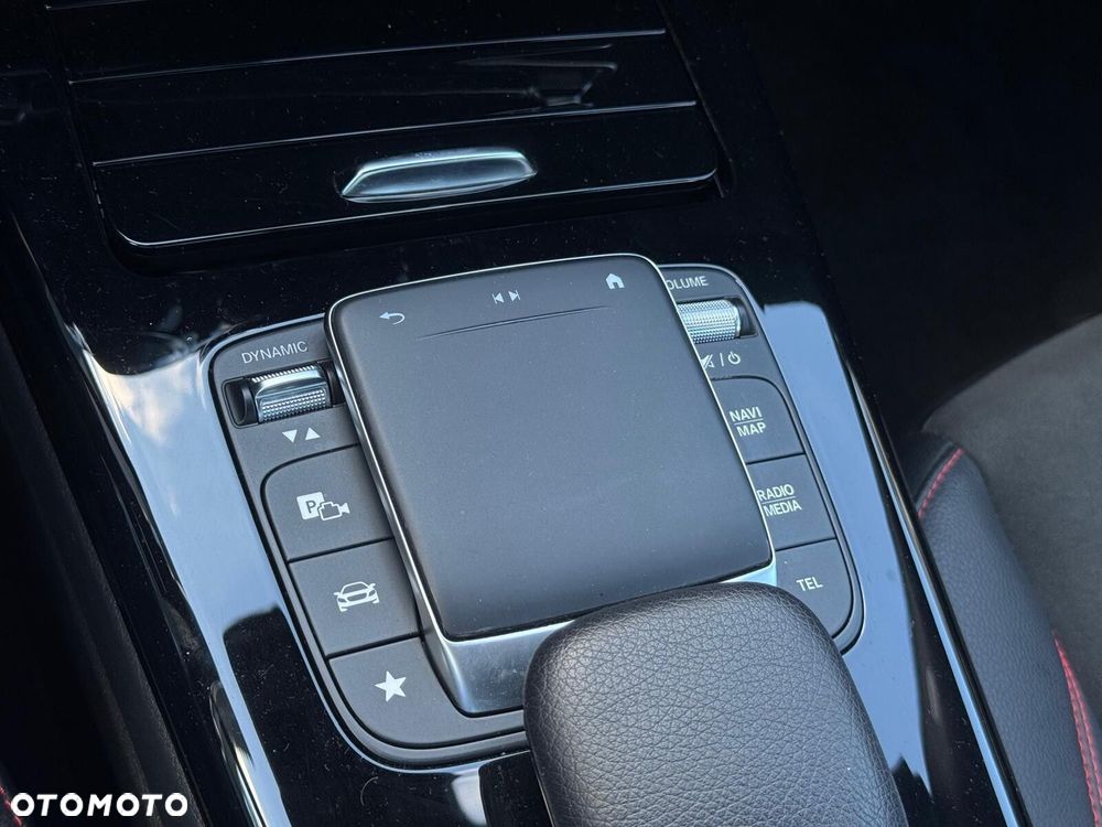 Mercedes-Benz CLA 200 d AMG Line 8G-DCT - 31