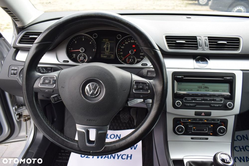 Volkswagen Passat - 26