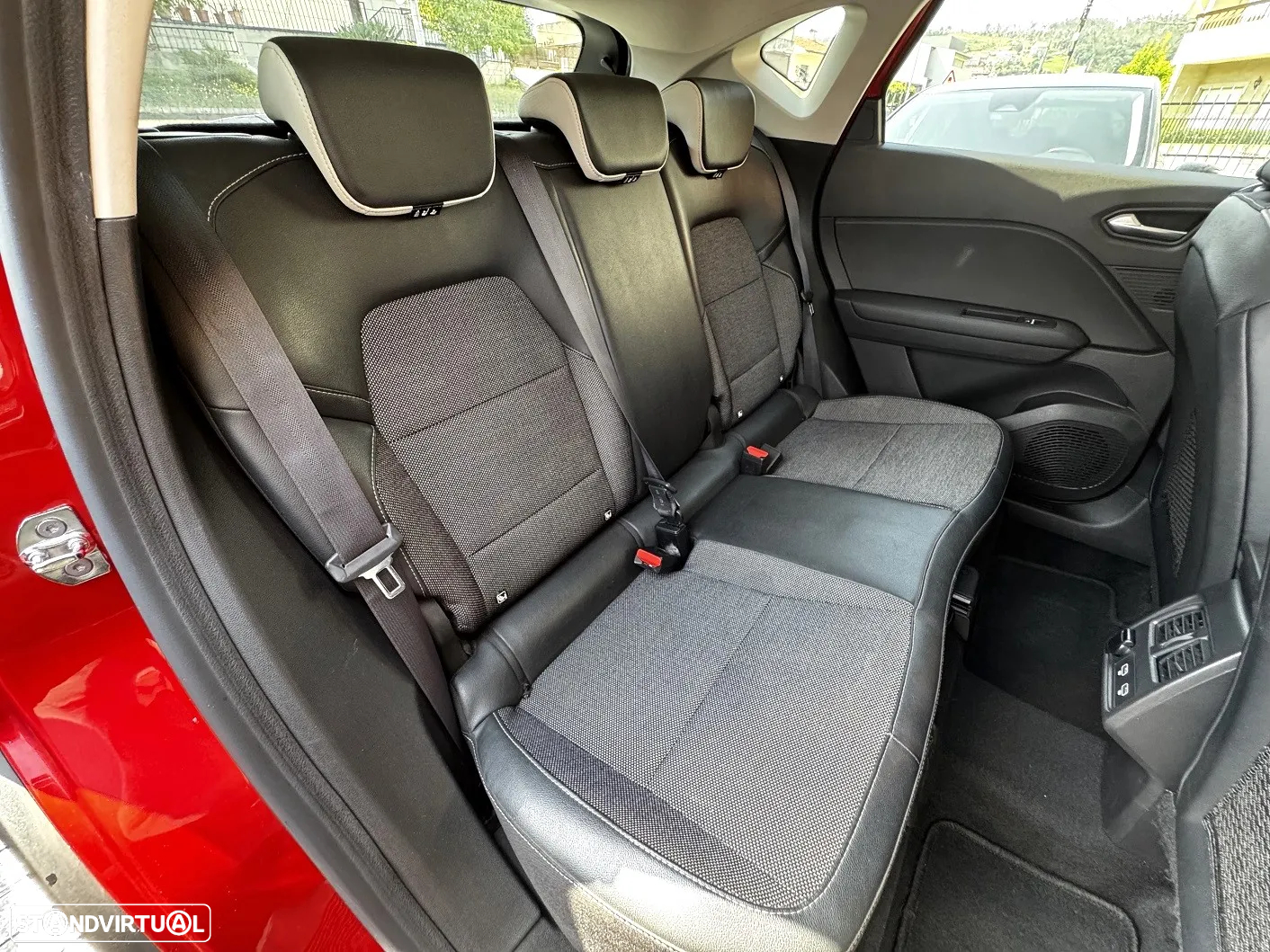 Renault Captur 1.0 TCe Exclusive - 29