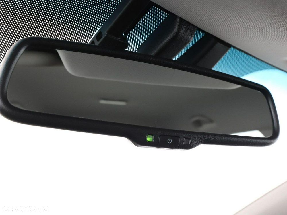 Kia Ceed 1.6 GDI ISG Dream-Team Edition - 36