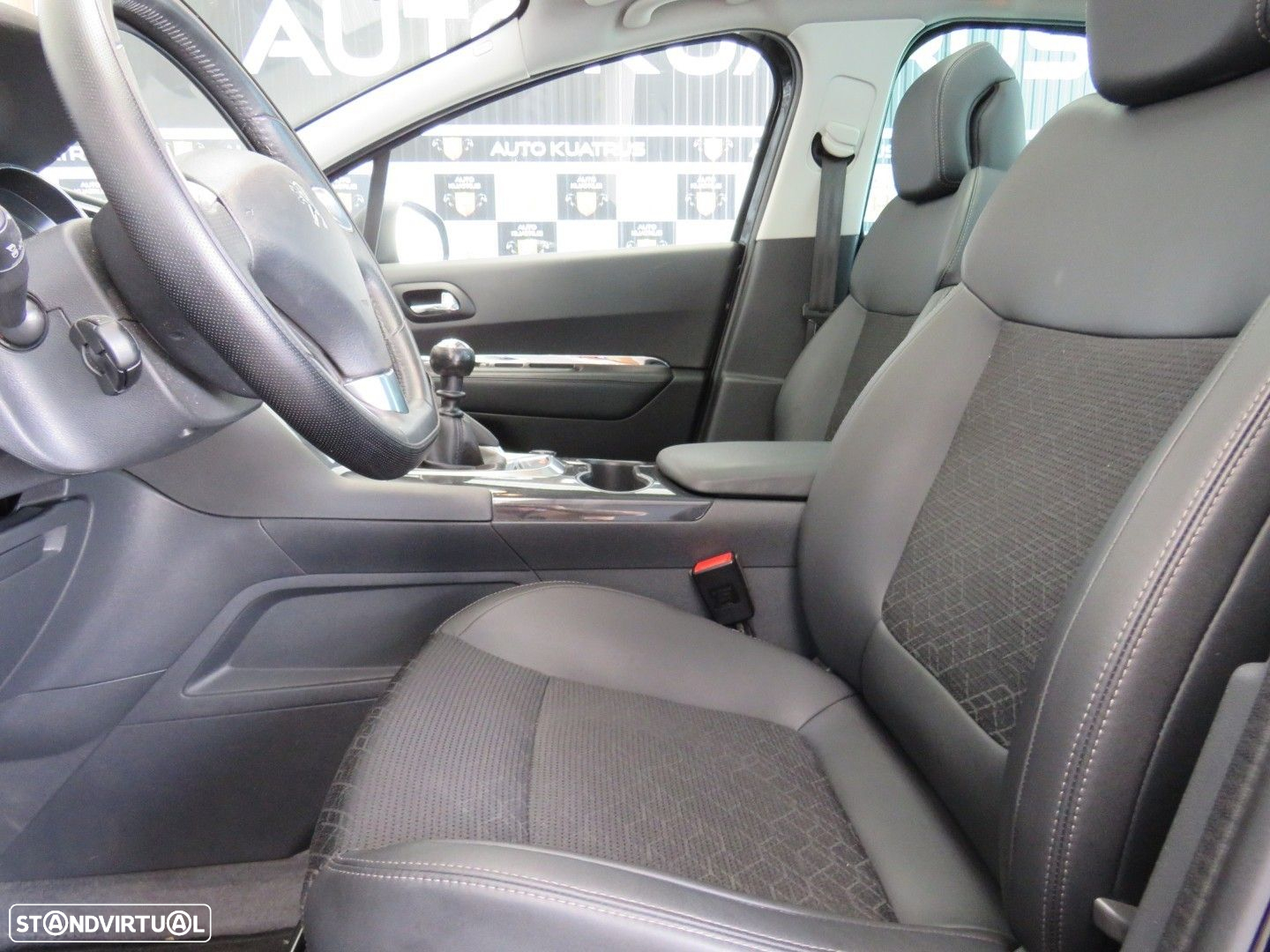 Peugeot 3008 1.6 BlueHDi Access - 24