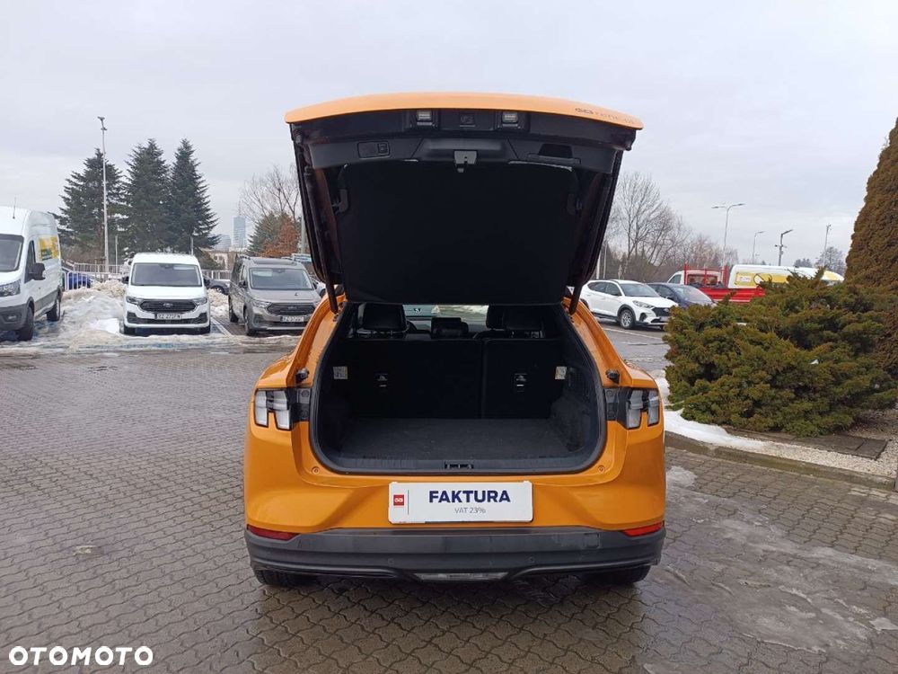 Ford Mustang Mach-E - 8