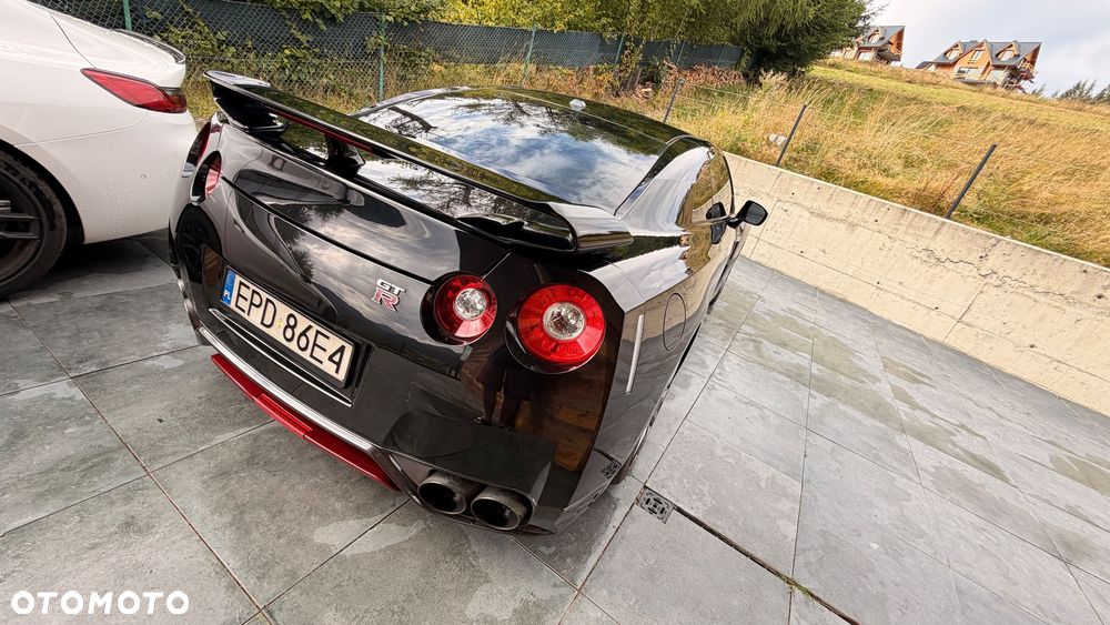 Nissan GT-R - 6