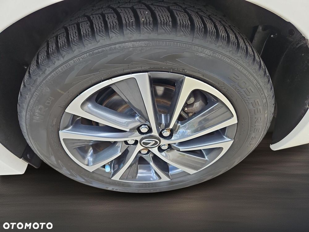 Lexus CT - 23