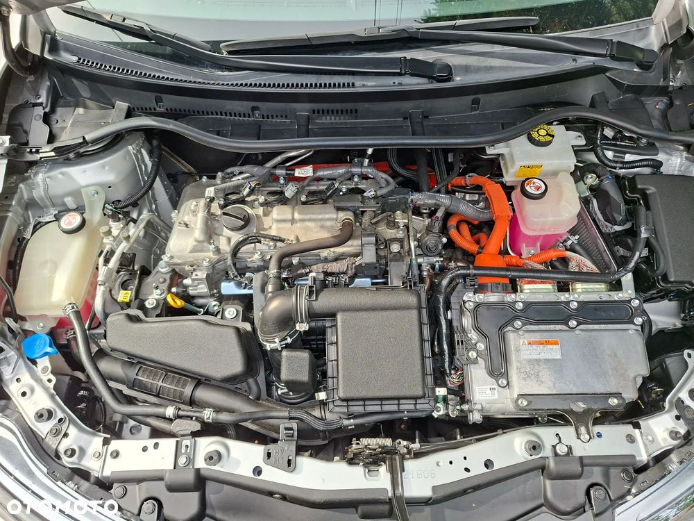 Toyota Auris 1.8 HSD Sol - 25