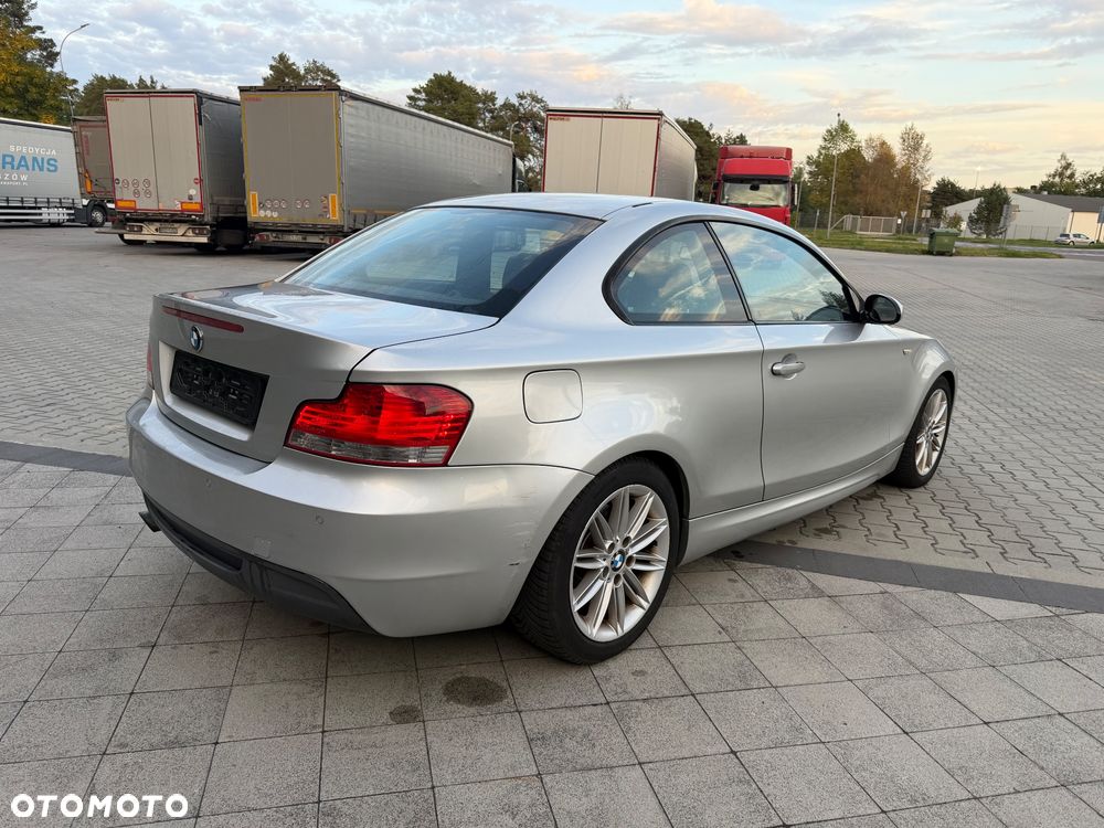 BMW 1 Series 2009 photo 4