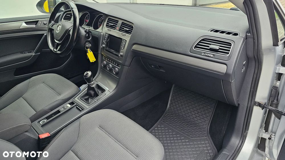 Volkswagen Golf 1.6 TDI BlueMotion Comfortline - 27