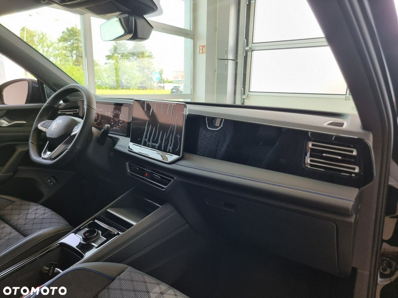 Volkswagen Tiguan 1.5 eHybrid PHEV R-Line Plus DSG - 17